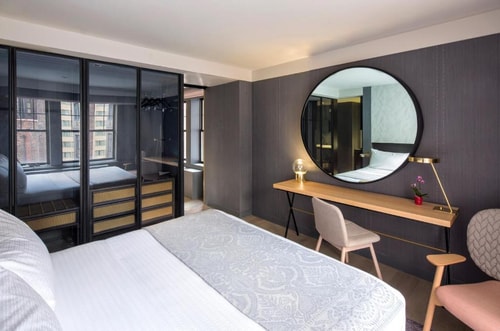 1 Bedroom King Suite Near TMobile NYC 1 Luxury Bookings