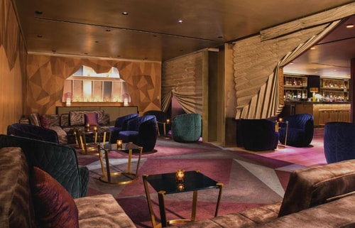 1 Bedroom King Suite Near TMobile NYC 10 Luxury Bookings