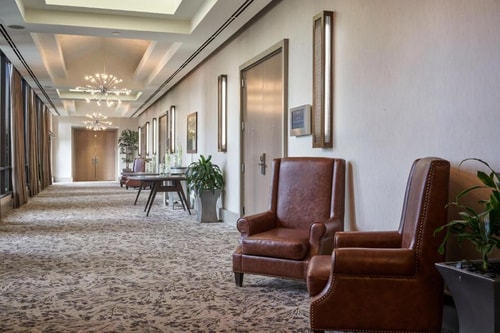 Guest Room Near Atrium Korean Tofu WDC 6 Luxury Bookings