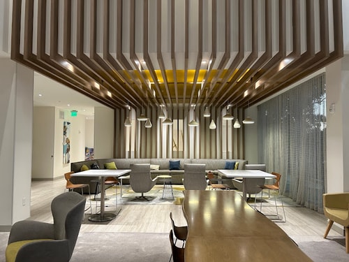 Queen Studio Near Madame Tussauds ORL 6 Luxury Bookings