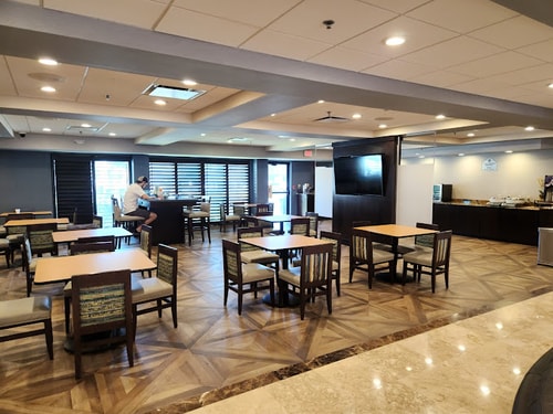 King Room Near Tennis Courts ORL 5 Luxury Bookings