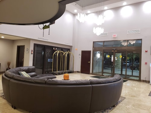 King Room Near Tennis Courts ORL 10 Luxury Bookings