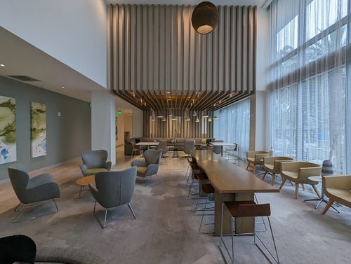 Queen Studio Near Madame Tussauds ORL 9 Luxury Bookings