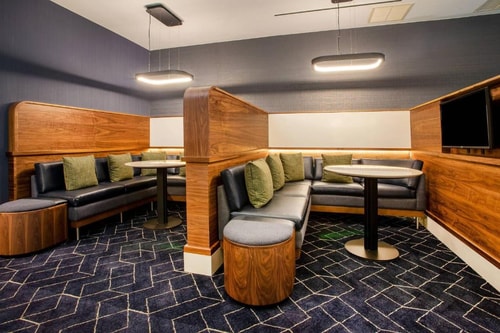 King Room Near UKG Inc ORL 6 Luxury Bookings