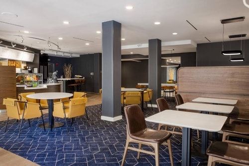 King Room Near UKG Inc ORL 5 Luxury Bookings