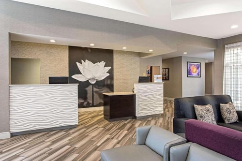 Standard Room Near Airport lakes park ORL 9 Luxury Bookings