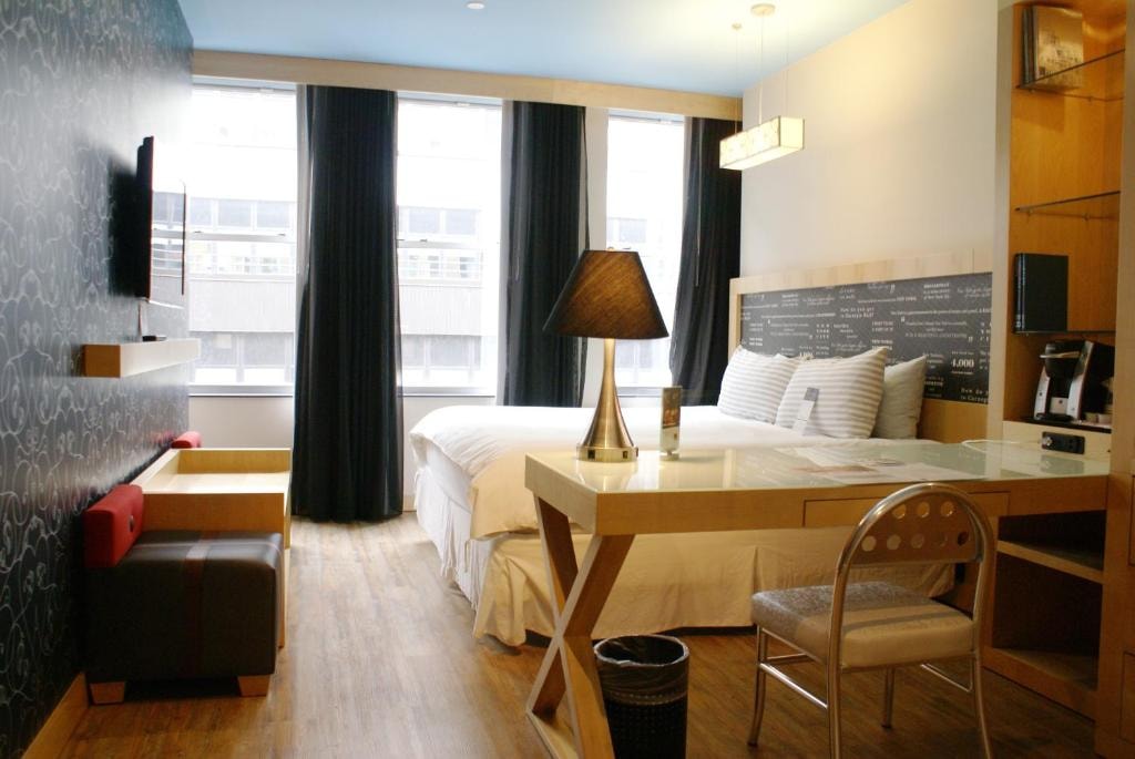 King Room Near Gastro At 35 NYC Luxury Bookings
