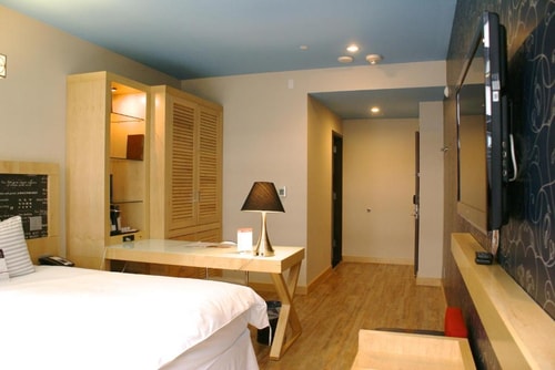 King Room Near Gastro At 35 NYC 3 Luxury Bookings