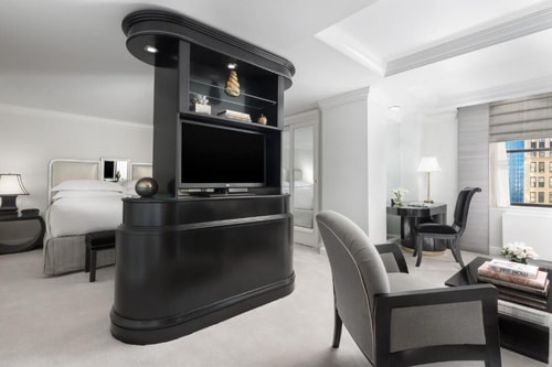 Deluxe King Room Near Mama Halal Food NYC 2 Luxury Bookings