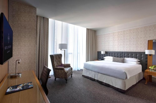 Guest room Near House of Blues CHI Luxury Bookings