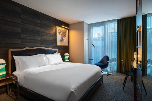 Guest Room,1 King Near Lulla NYC Luxury Bookings
