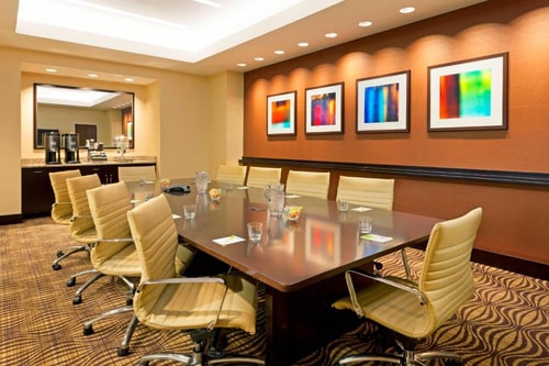 King Room Near Quik Park NYC 8 Luxury Bookings