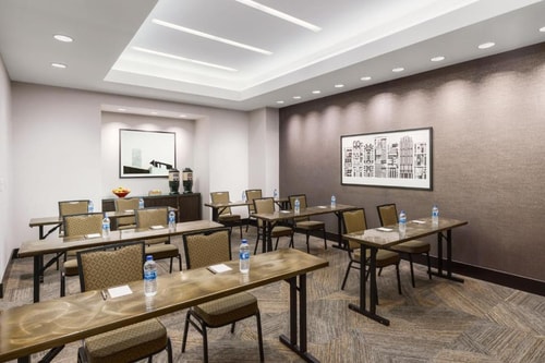 King Room Near Quik Park NYC 11 Luxury Bookings