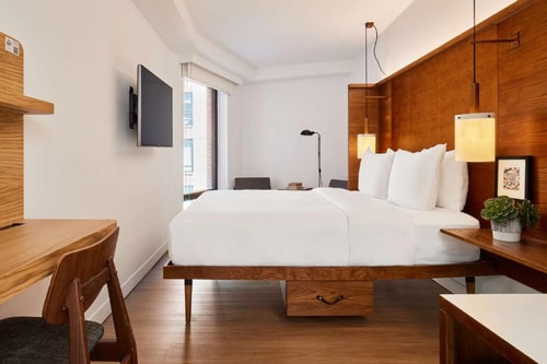 Queen Room Near lindens NYC Luxury Bookings