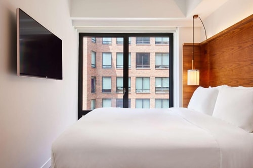 Queen Room Near lindens NYC 1 Luxury Bookings