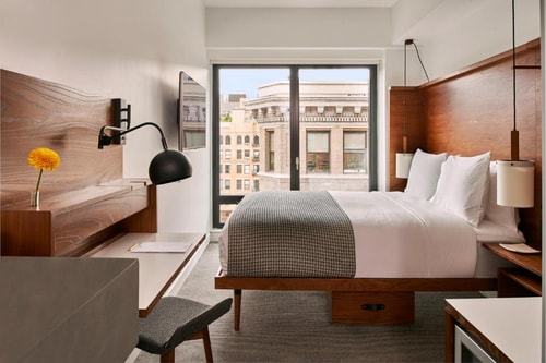 Queen Room Near lindens NYC 4 Luxury Bookings