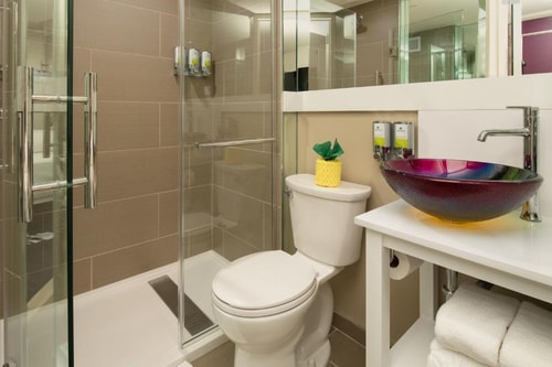 Persona Queen Near Cuco de Frutos Gallery NYC 6 Luxury Bookings