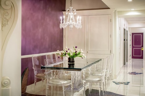 Persona Queen Near Cuco de Frutos Gallery NYC 11 Luxury Bookings