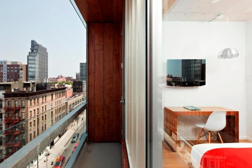 Superior Queen Room Near Capricious NYC 3 Luxury Bookings