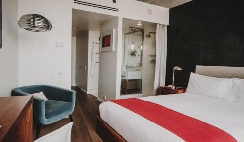 Superior Queen Room Near Capricious NYC 1 Luxury Bookings
