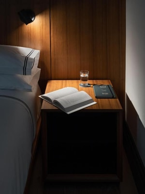 Interior Queen Near Gristedes NYC 3 Luxury Bookings