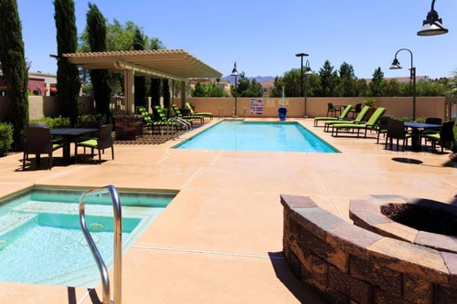 King Room Near Mega Cleaners LAS 11 Luxury Bookings