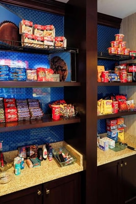 King Room Near Mega Cleaners LAS 7 Luxury Bookings