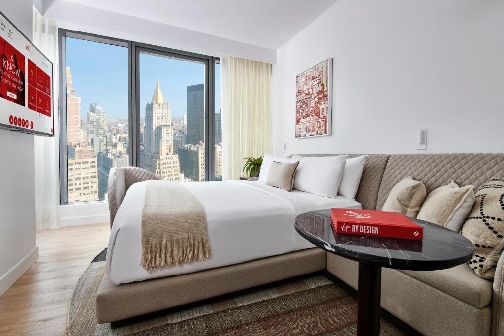 Deluxe King Room Near Oscar Wilde NYC Luxury Bookings