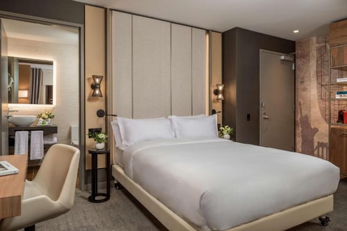 Superior Room Near Bryant Park NYC Luxury Bookings