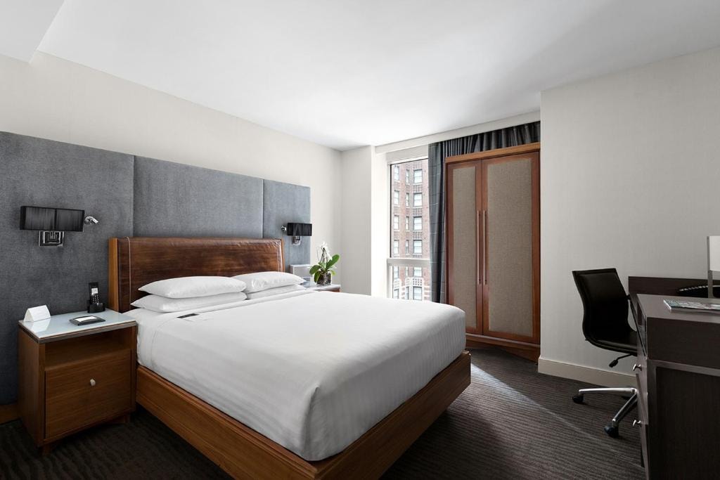 Queen Studio Near T Mobile NYC Luxury Bookings