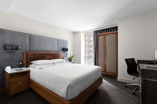 Queen Studio Near T Mobile NYC Luxury Bookings