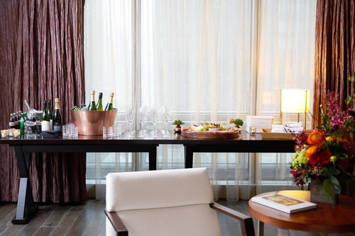 Queen Studio Near T Mobile NYC 12 Luxury Bookings