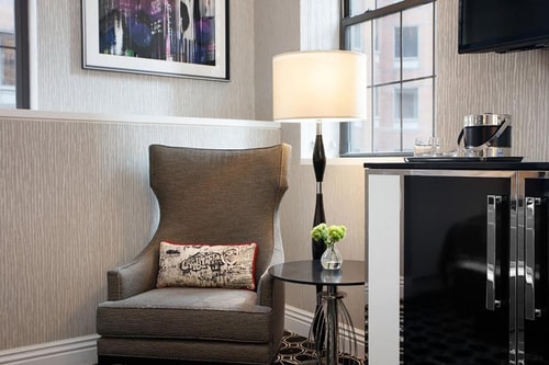 Executive King Near Royal Family Productions NYC 1 Luxury Bookings