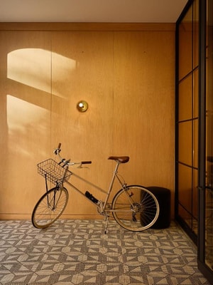 Interior Queen Near Gristedes NYC 14 Luxury Bookings