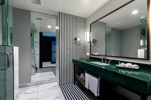 Junior Suite Near Metropolis Los Angeles LA 4 Luxury Bookings