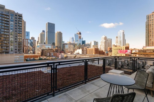 One Bedroom Apartment Near Moms Place CHI 13 Luxury Bookings