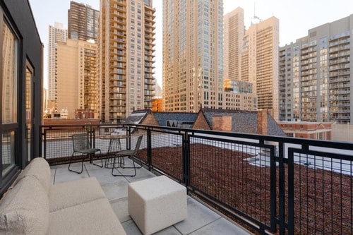 One Bedroom Apartment Near Moms Place CHI 14 Luxury Bookings