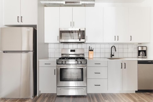 One Bedroom Apartment Near Moms Place CHI 3 Luxury Bookings