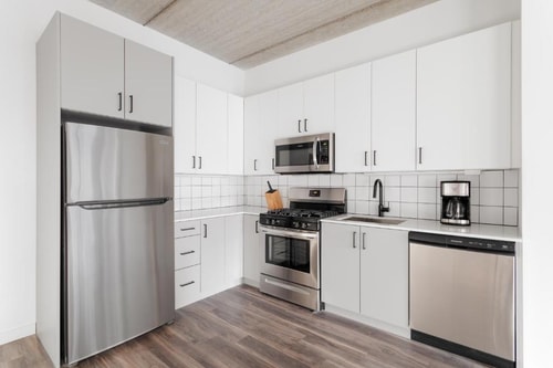 One Bedroom Apartment Near Moms Place CHI 4 Luxury Bookings