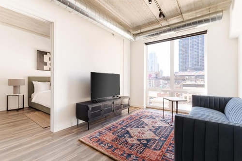 One Bedroom Apartment Near Moms Place CHI 11 Luxury Bookings