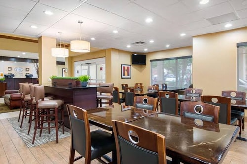 King Suite Near Major Plaza 2 ORL 11 Luxury Bookings