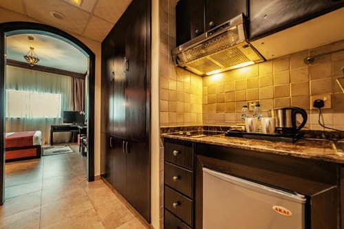 Classic Studio Apartment Near Internet Metro 4 Luxury Bookings