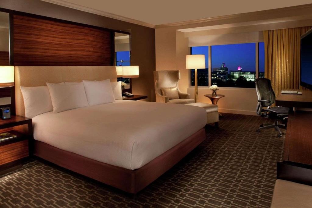 King Room Near Capital One Headquarters WDC Luxury Bookings