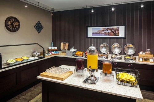 Junior King Suite Near Headlines Hair Designer WDC 6 Luxury Bookings