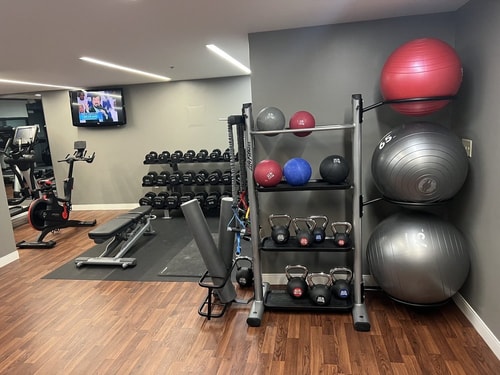 Junior King Suite Near Headlines Hair Designer WDC 12 Luxury Bookings