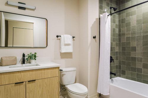 One Bedroom Apartment Near One Body CHI 4 Luxury Bookings