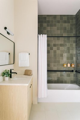 One Bedroom Apartment Near One Body CHI 5 Luxury Bookings