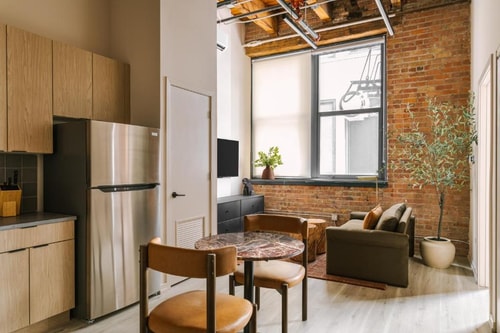 One Bedroom Apartment Near One Body CHI 6 Luxury Bookings