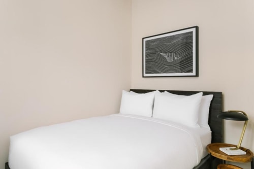 One Bedroom Apartment Near One Body CHI Luxury Bookings