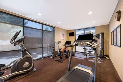 Standard King Room Near TemperPack LAS 12 Luxury Bookings